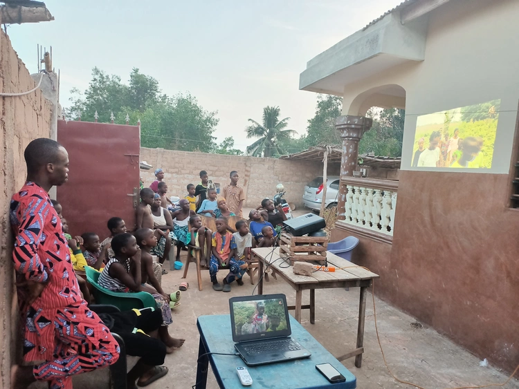 PROJECTION DE COURT METTRAGE AUX ENFANTS