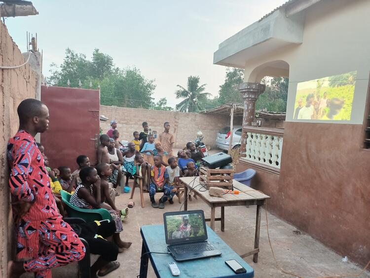 PROJECTION DE COURT METTRAGE AUX ENFANTS